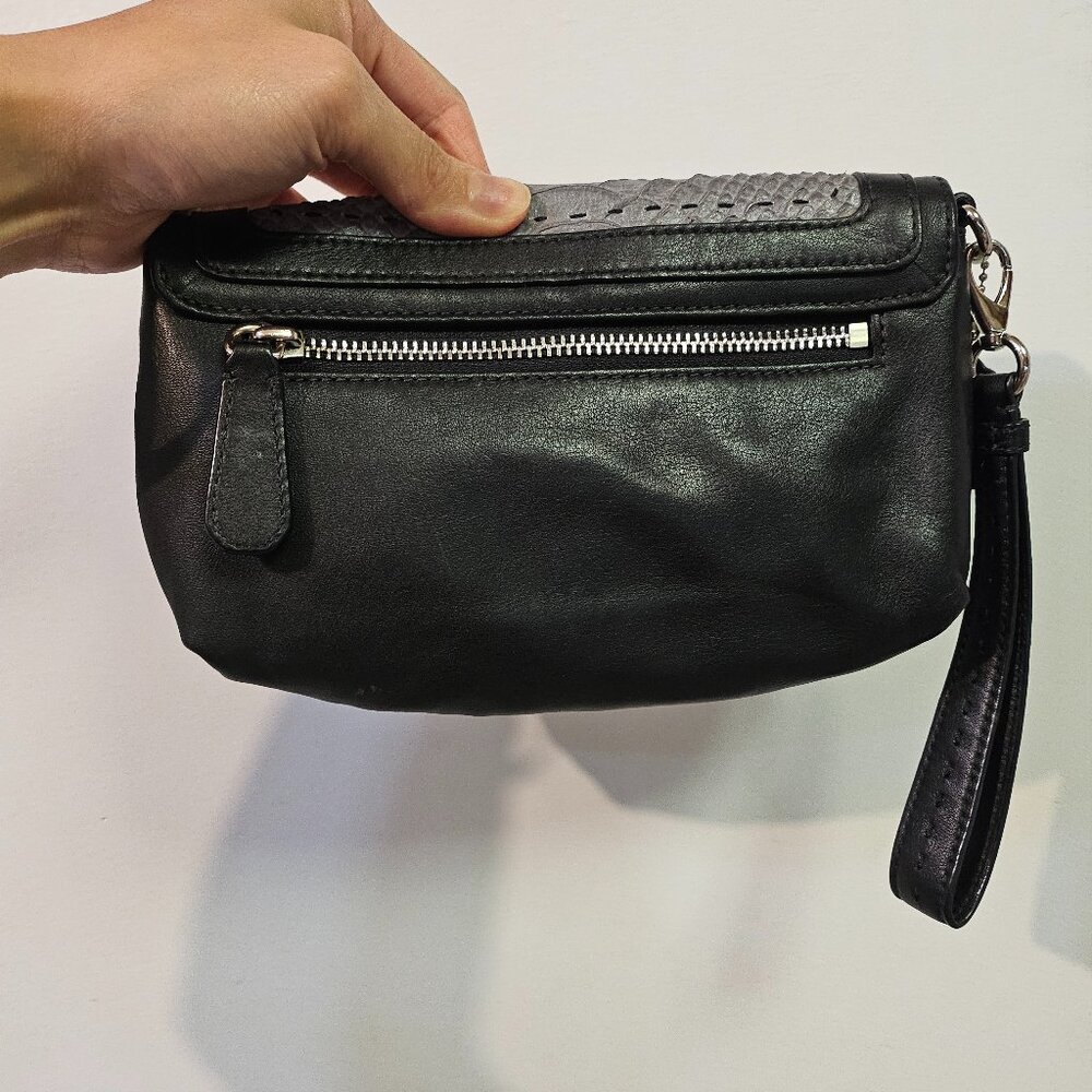 Coach wristlet - Picture 2 of 6